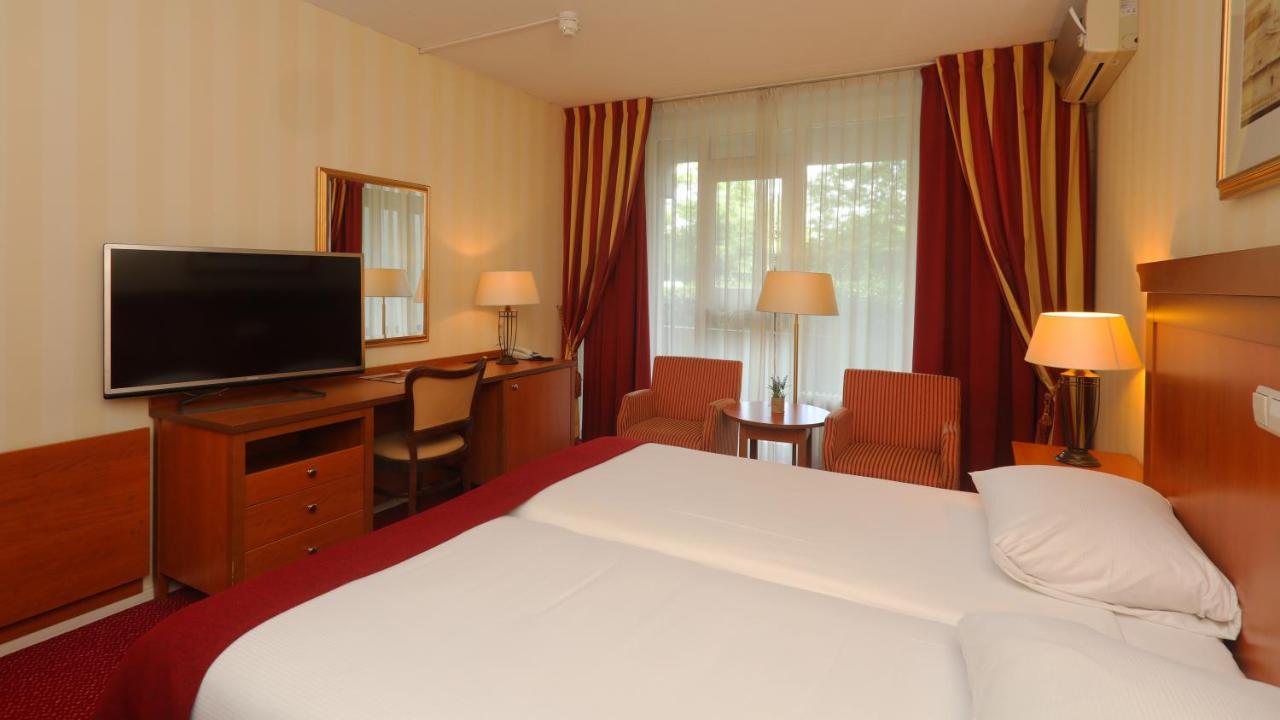Golden Tulip Zoetermeer - Den Haag Esterno foto